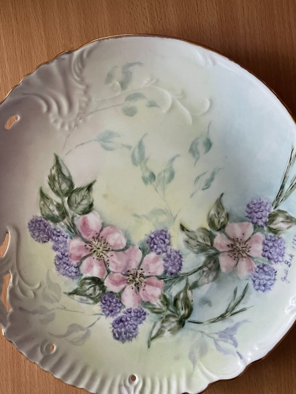 Vintage 1983 hand painted  plate wall decor plate signed by artist 10.5" floral
